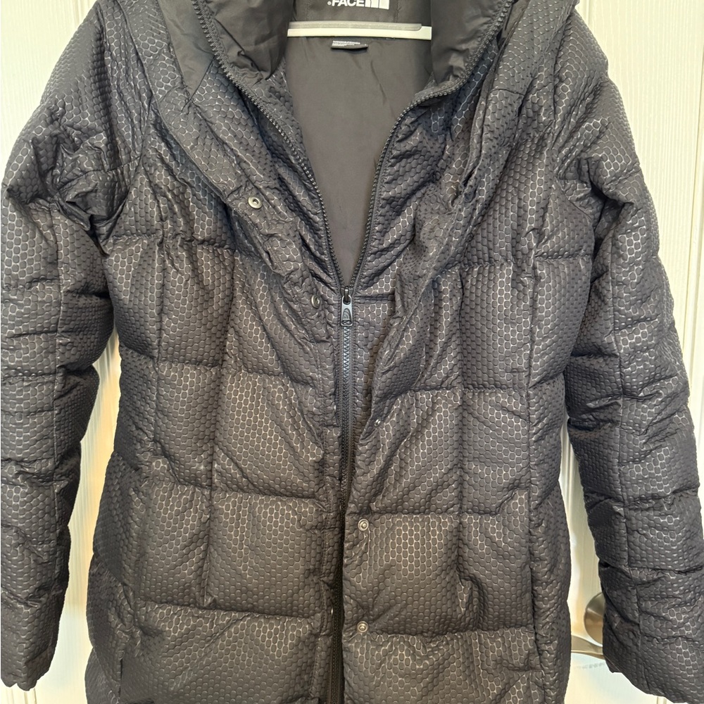 The North Face Women's Textured Black Puffer Jacket